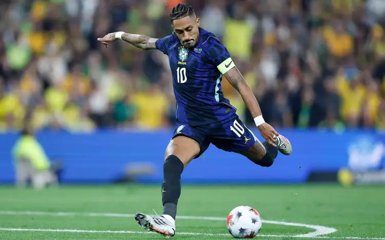 Brasil evolui com novo esquema de Ancelotti e vence Austrália de virada em jogo de seis gols 