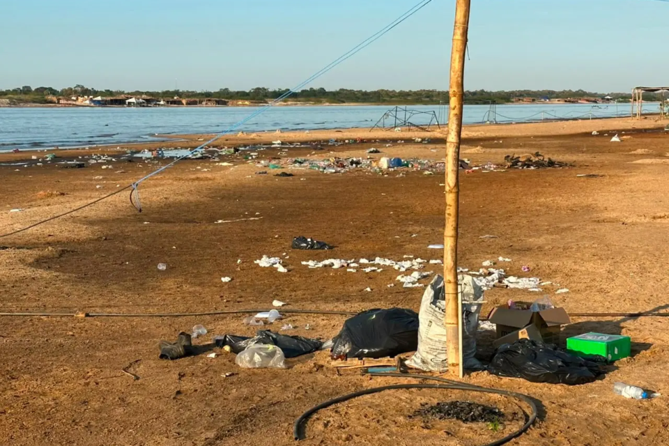 Vaso sanitário e garrafas: mais de 3 toneladas de lixo são retiradas de praia no Araguaia